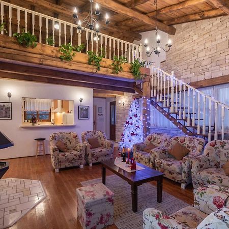 Family Villa Lipica With Private Pool And Jacuzzi Pazin Exterior foto