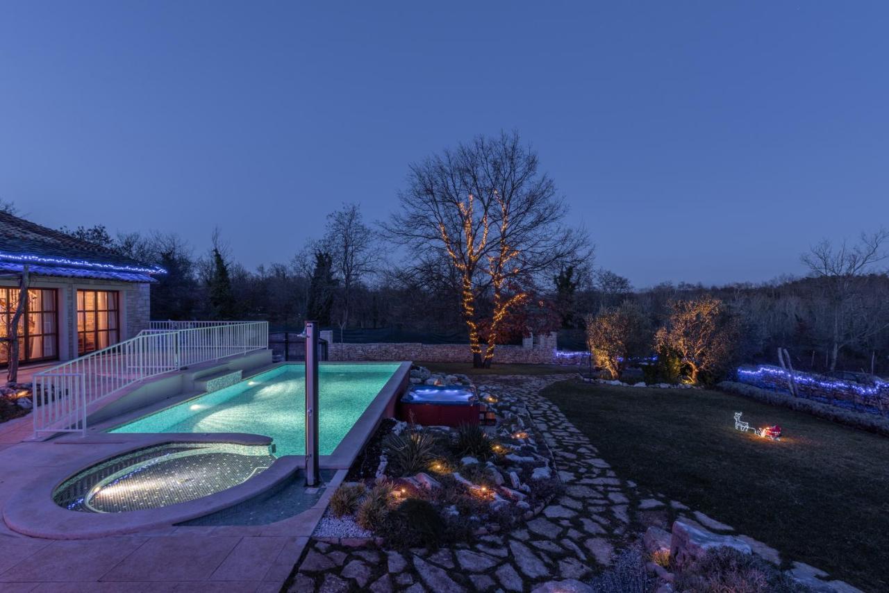 Family Villa Lipica With Private Pool And Jacuzzi Pazin Exterior foto