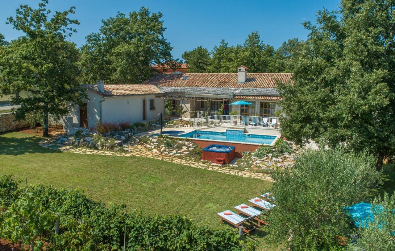 Family Villa Lipica With Private Pool And Jacuzzi Pazin Exterior foto