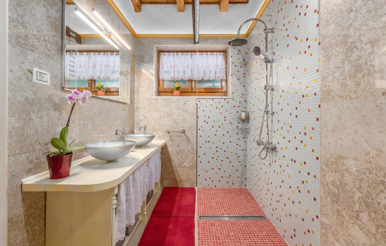 Family Villa Lipica With Private Pool And Jacuzzi Pazin Exterior foto